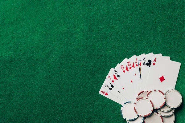 Auto Roulette wheel spinning with live dealer oversight on semar4d login